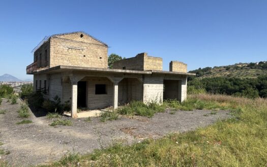 Panoramica casa indipendente con terreno agricolo