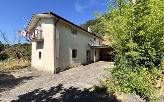Casa indipendente a 1 km dai servizi
