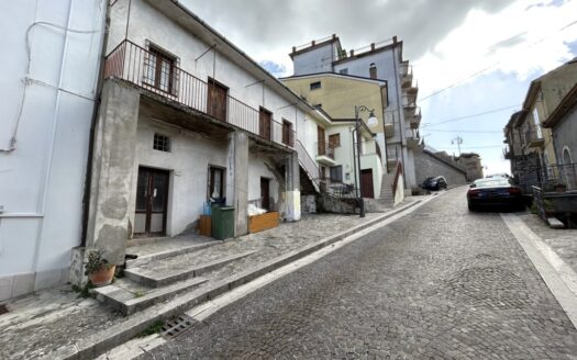 Casa semindipendente con giardino