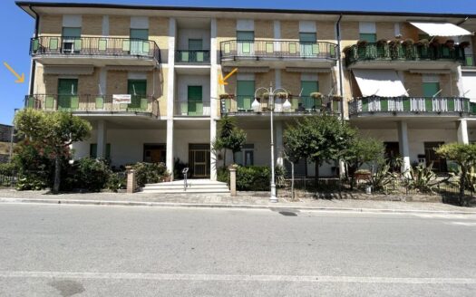 Spazioso appartamento al primo piano con deposito e giardino