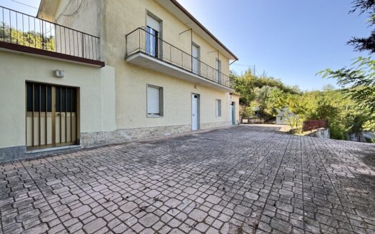 Casa indipendente a soli 4 km da Rione Martiri