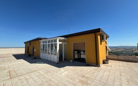 Attico centrale con splendido terrazzo panoramico